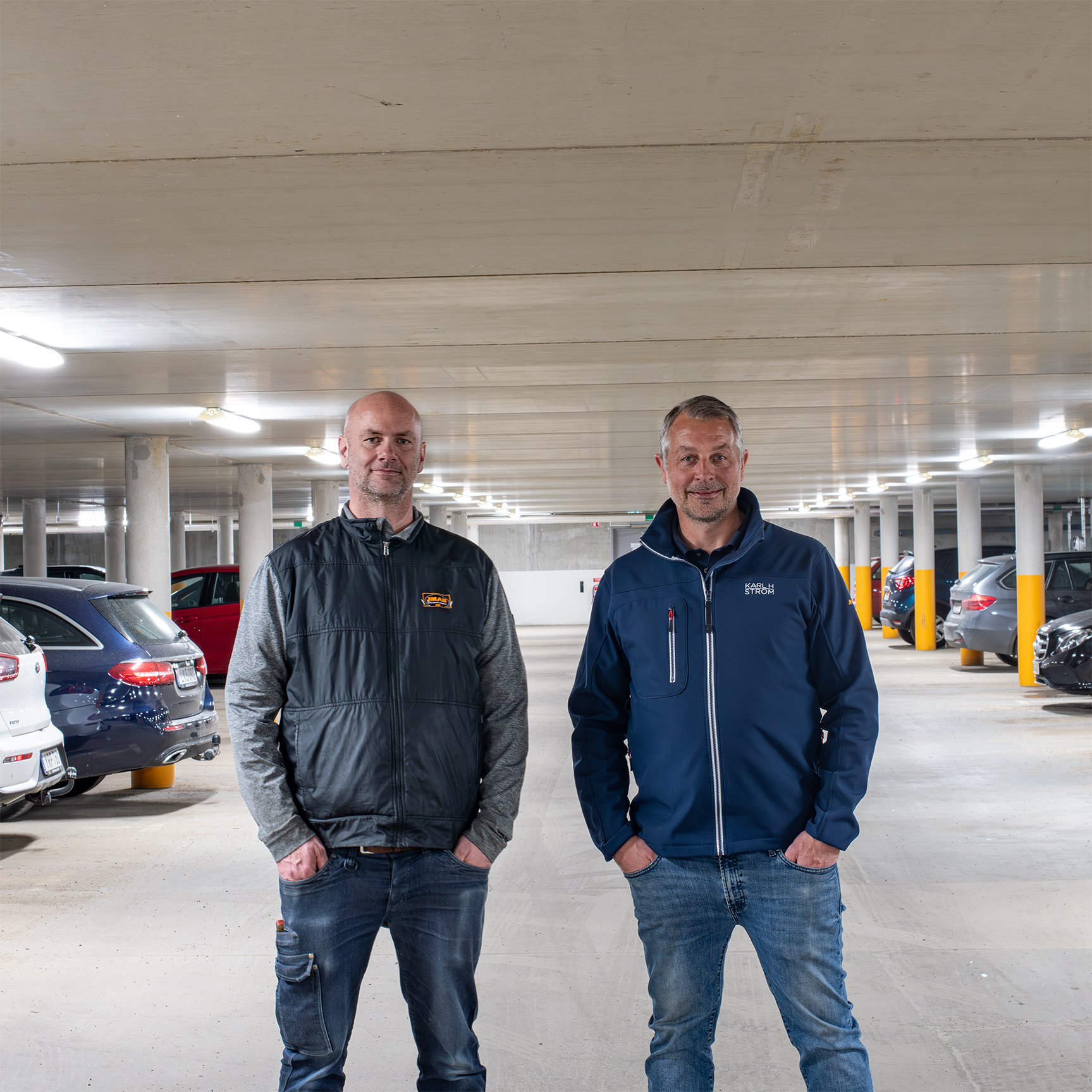 JMAB Elinstallationer och Karl H Ström i garage